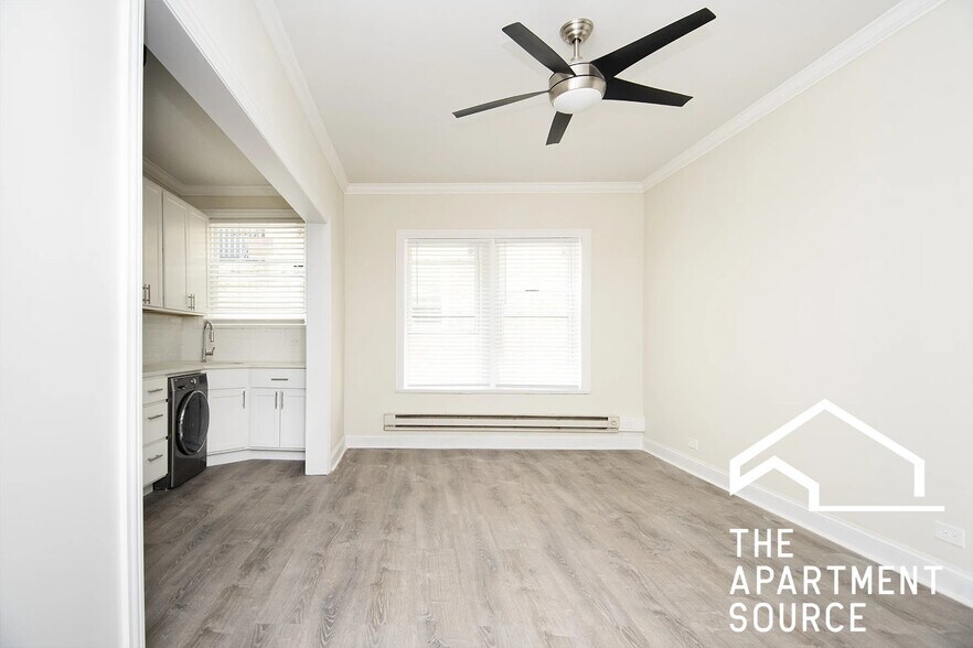 Building Photo - 327 Kedzie St