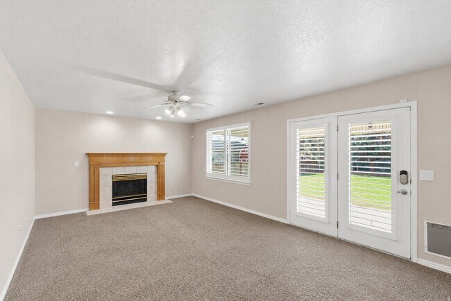 Building Photo - 1541 W 11150 S