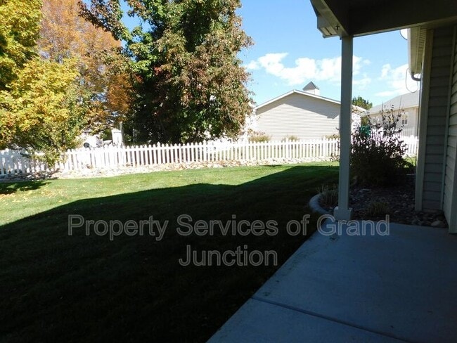 Building Photo - 1213 E Carolina Ave