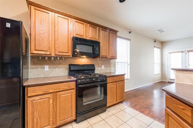 Building Photo - 913 Brighton Pl