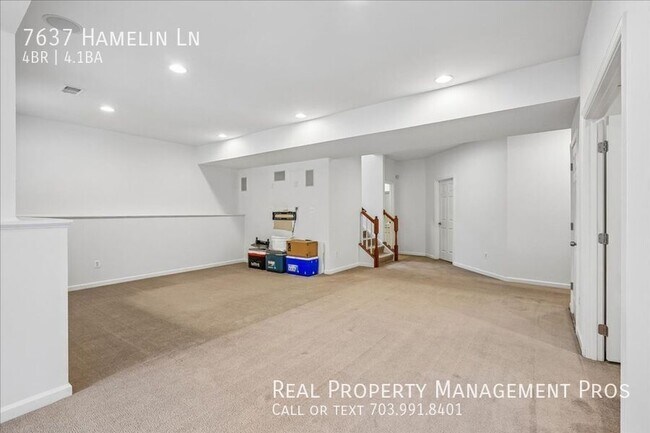 Building Photo - 7637 Hamelin Ln