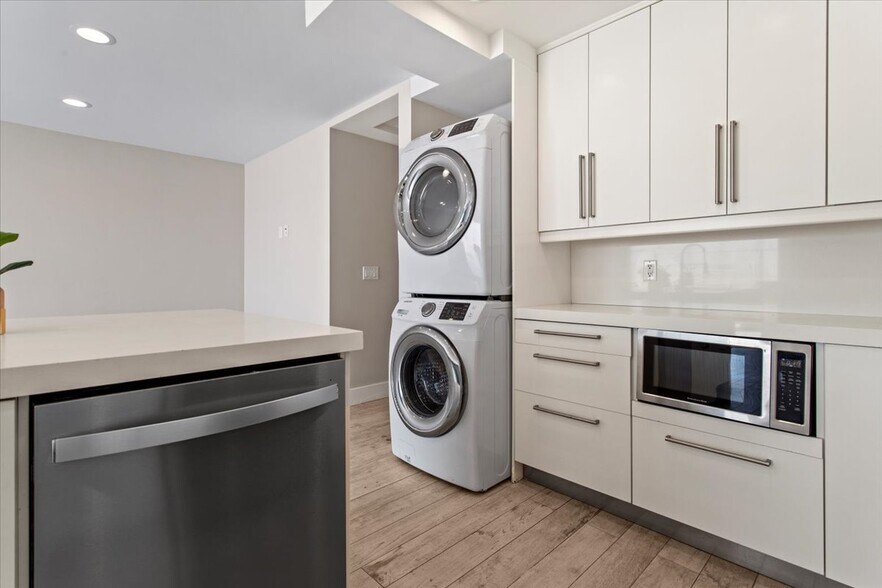 Building Photo - 6955 Trolleyway