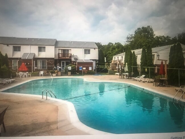 Primary Photo - 330 Short Beach Rd