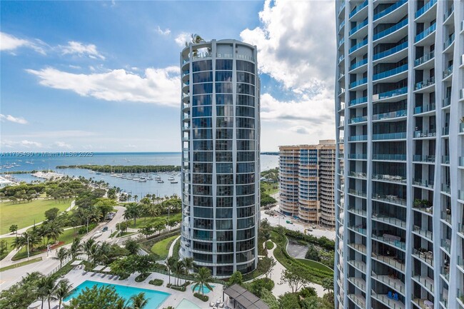 Building Photo - 3400 SW 27th Ave