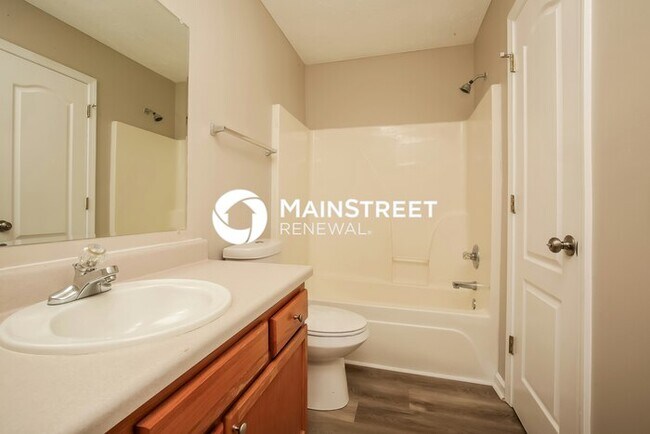 Building Photo - 2 Bedroom Pet-Friendly Home in La Vergne, TN with Main Street Renewal