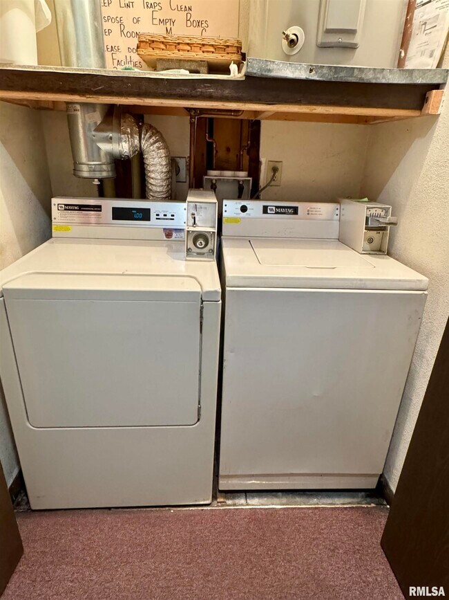 Building Photo - 1299 48th Ave