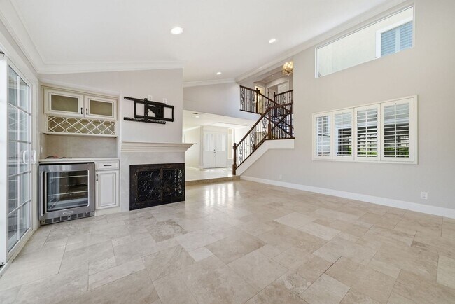 Building Photo - Beautifully Updated 5 Bedroom Woodbridge Home with Pool and much more!