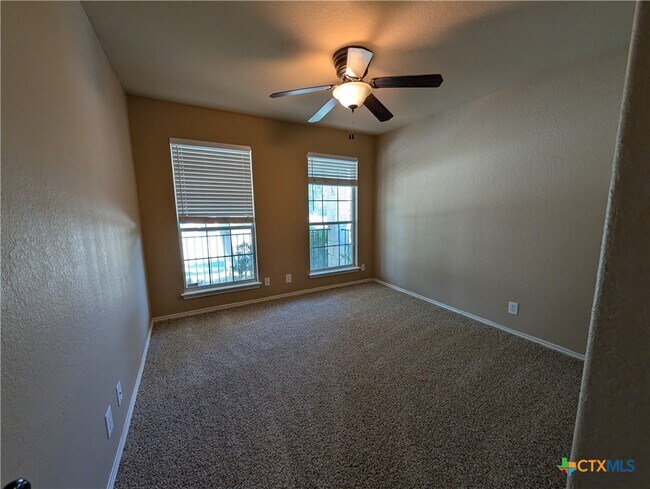 Building Photo - 246 Crane Crest Dr