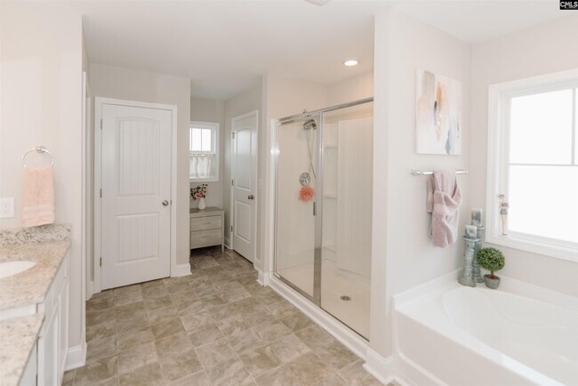 Building Photo - 106 Ellie Ln