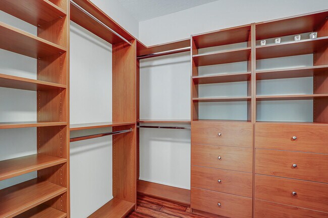 Building Photo - 750 Ocean Royale