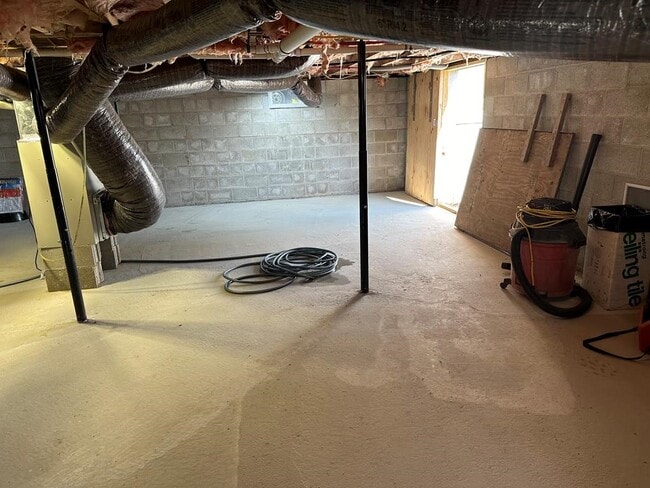 Building Photo - 20 Mutton Hill Rd