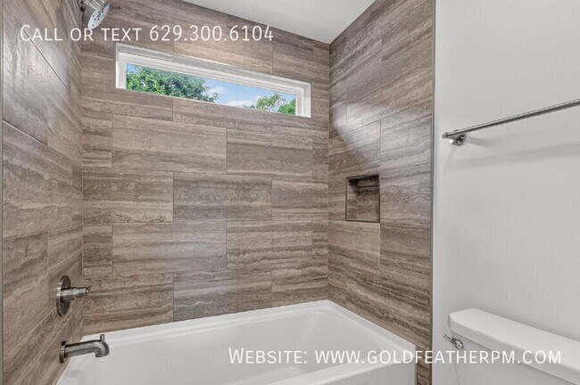 Building Photo - 253A Riverside Dr