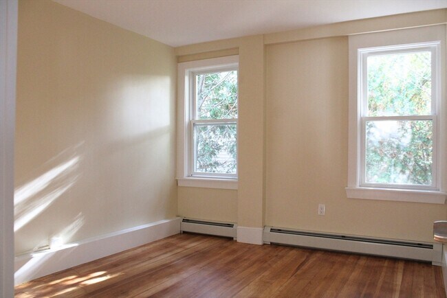 Building Photo - 78 Endicott St