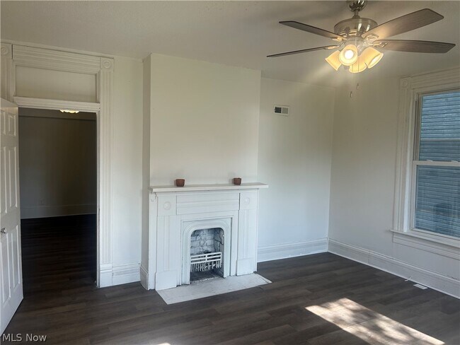 Building Photo - 53 Osage St