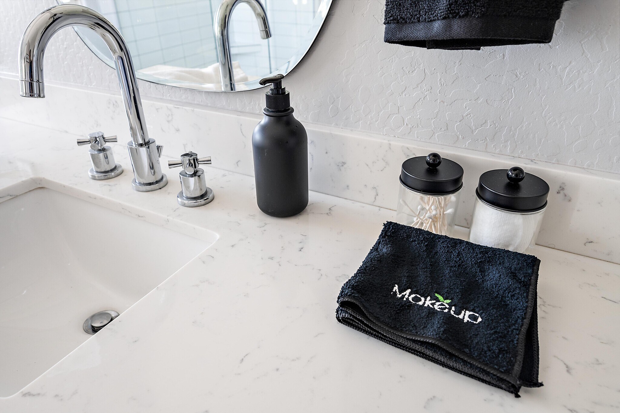 Building Photo - 13010 E Shangri La Rd