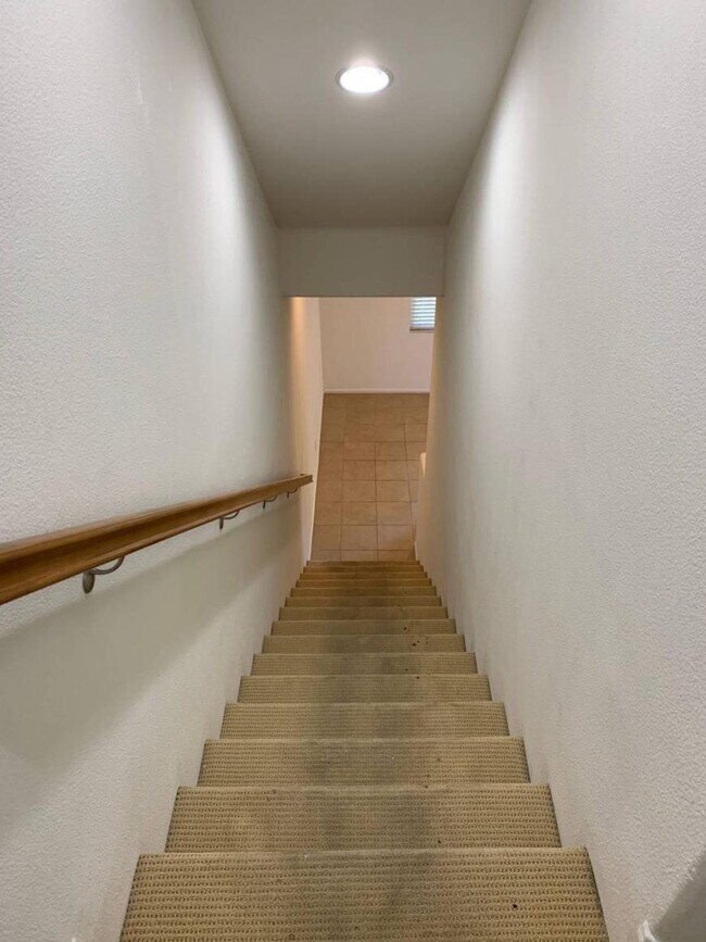 Building Photo - 2.0 bedroom in Azusa California 91702