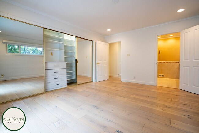Building Photo - Gorgeous Four Bedroom Home | Expansive Backyard | Swimming Pool