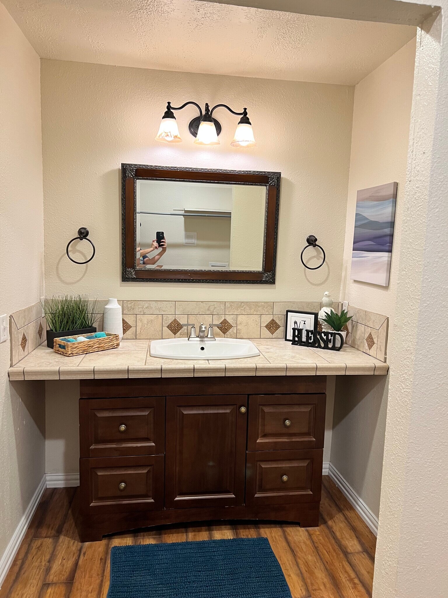 Building Photo - 819 Red Bird Ln