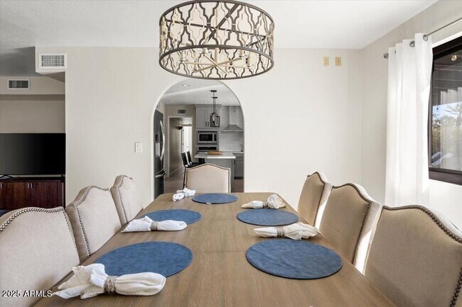 Building Photo - 6547 E Voltaire Ave