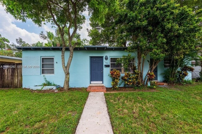 Building Photo - 1716 SW 12th Ct