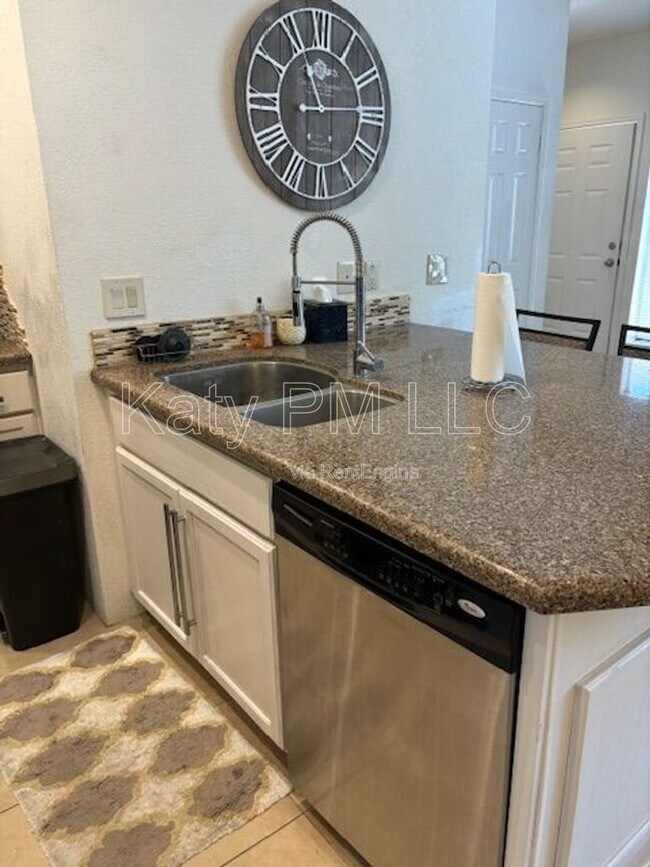 Building Photo - 9708 E Vía Linda