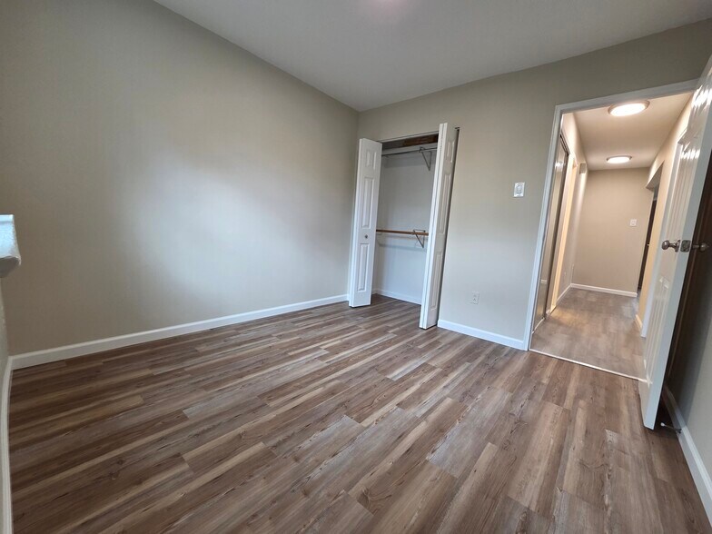 Building Photo - 162 Jules Dr