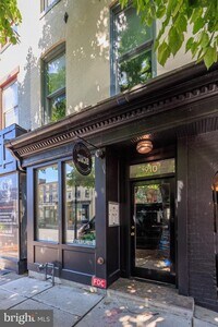 Building Photo - 910 S Charles St