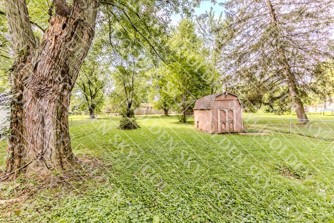 Building Photo - 4305 W Garver Dr