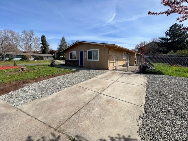 Building Photo - 1001 Olympic Ave