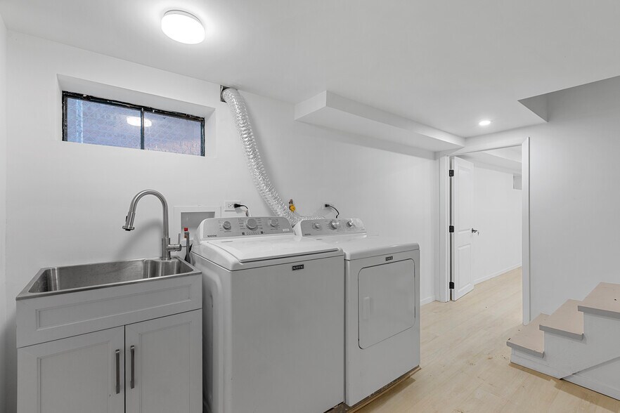 Building Photo - 1335 Marengo Ave