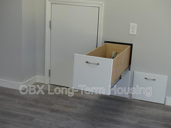 Building Photo - 111 Faris Dr