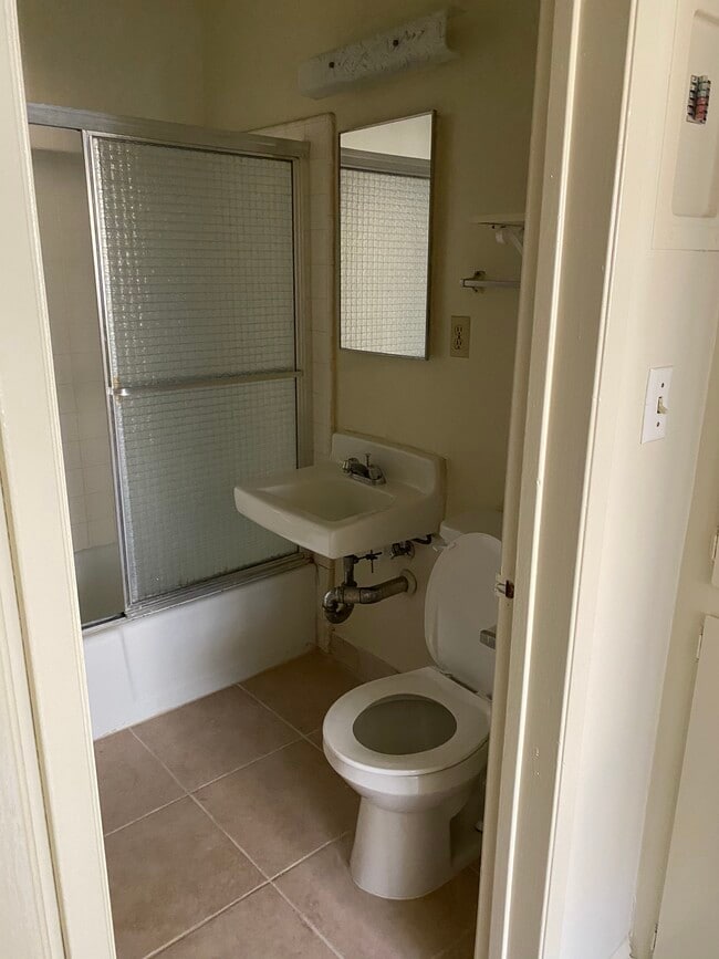 Building Photo - 11620 Iowa Ave