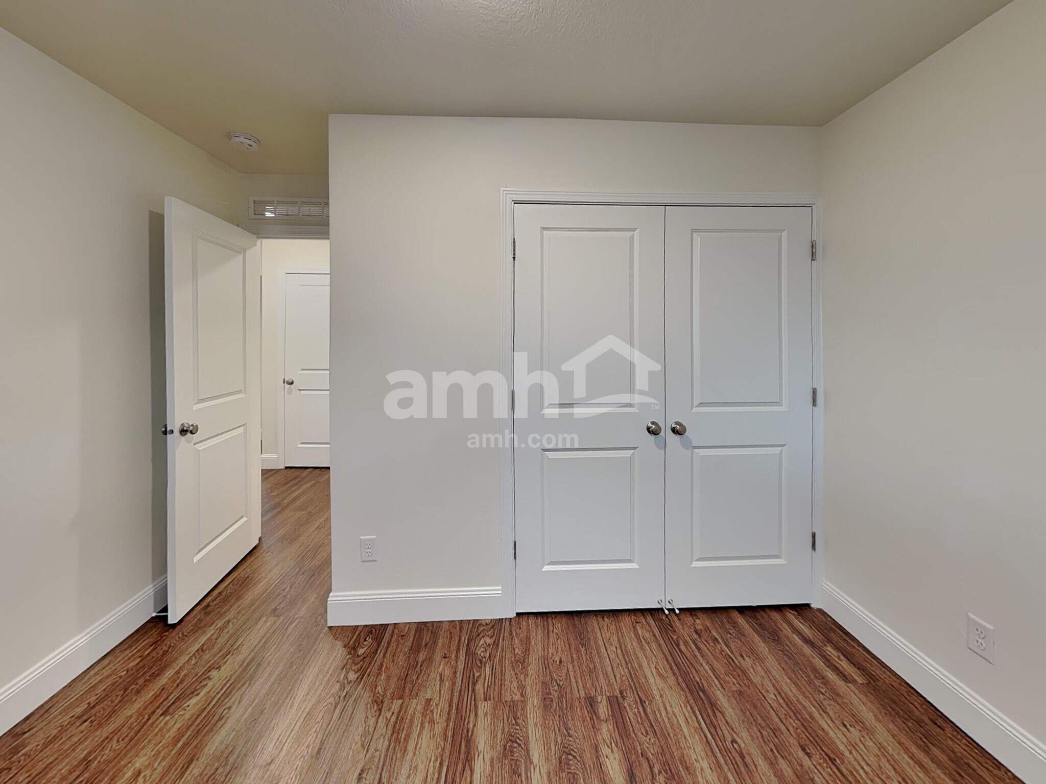 Building Photo - 3354 Fields Ave