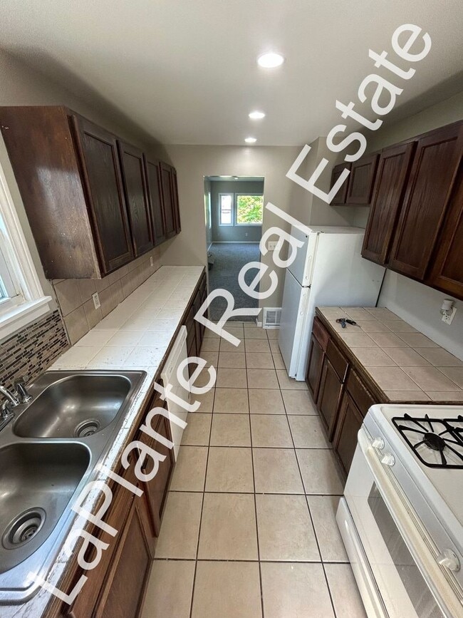 Building Photo - 3510 Wallwerth Dr