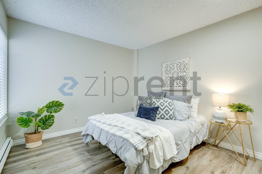 Building Photo - Unit 407