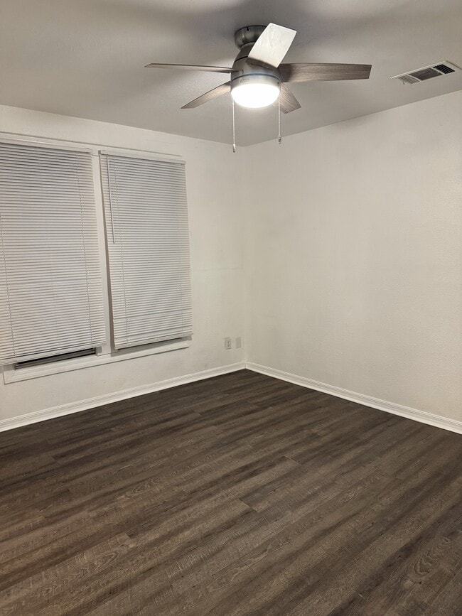 Building Photo - 306 N Cleveland Ave