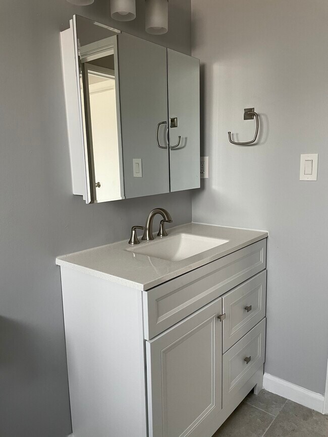Bathroom - 709 S Primrose Ave