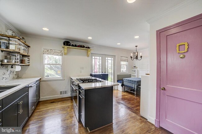 Building Photo - 311 Timberwood Ave
