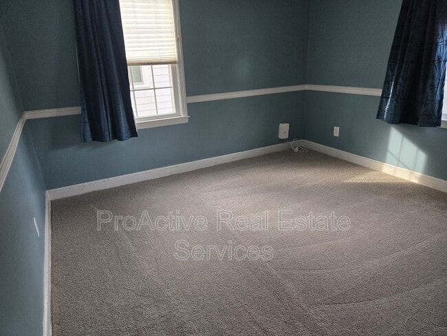 Building Photo - 519 Maycox Ave