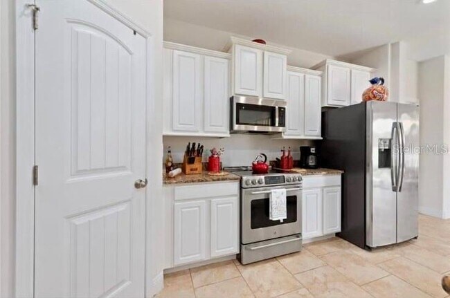 Building Photo - 2403 Beacon Landing Cir