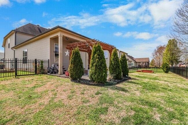 Building Photo - 951 Willow Circle