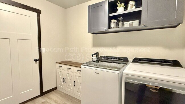 Building Photo - 31015 N Alice Ct