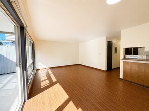 Building Photo - 921 N 96th St