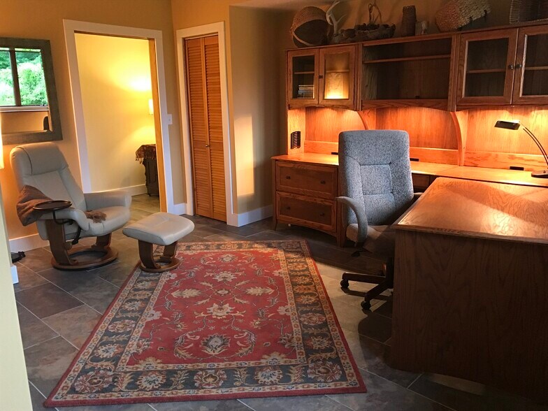 Building Photo - 6100 Centerville Rd