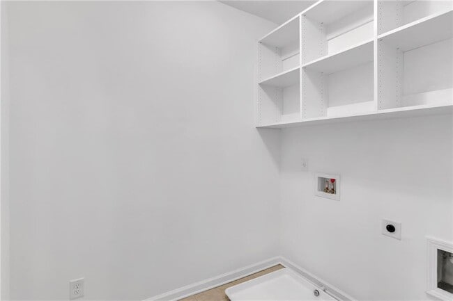 Building Photo - 3638 Moorewood Ln S E