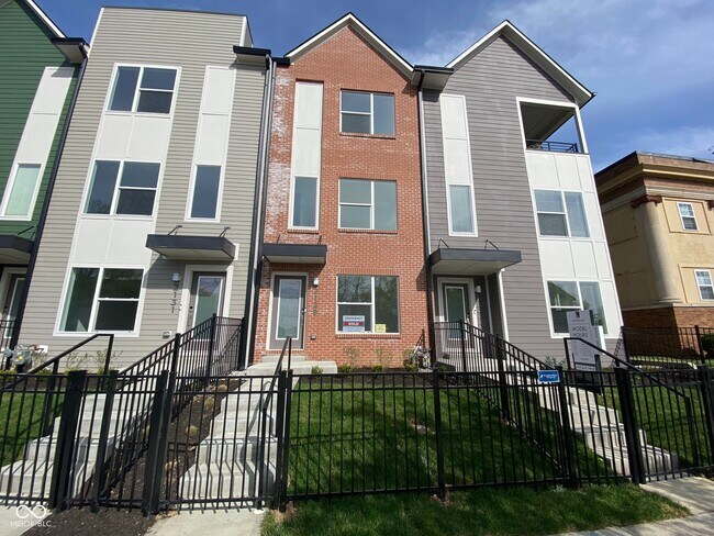 Building Photo - 2129 N College Ave