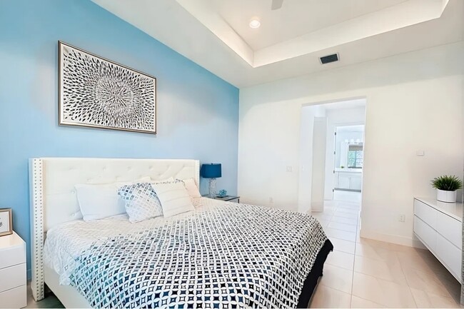 Building Photo - 15371 Green River Ct