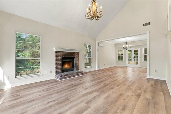 Building Photo - 10870 Willow Meadow Cir