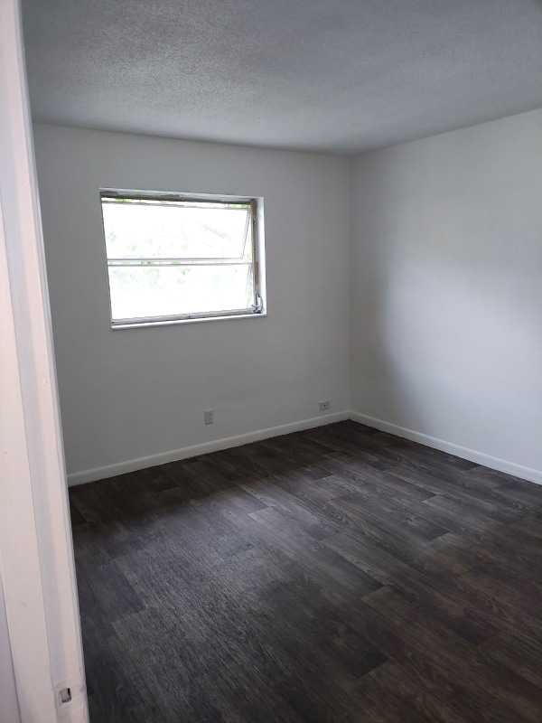 Building Photo - 4394 N Federal Hwy