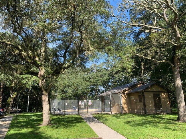 Building Photo - 11715 Raintree Village Blvd